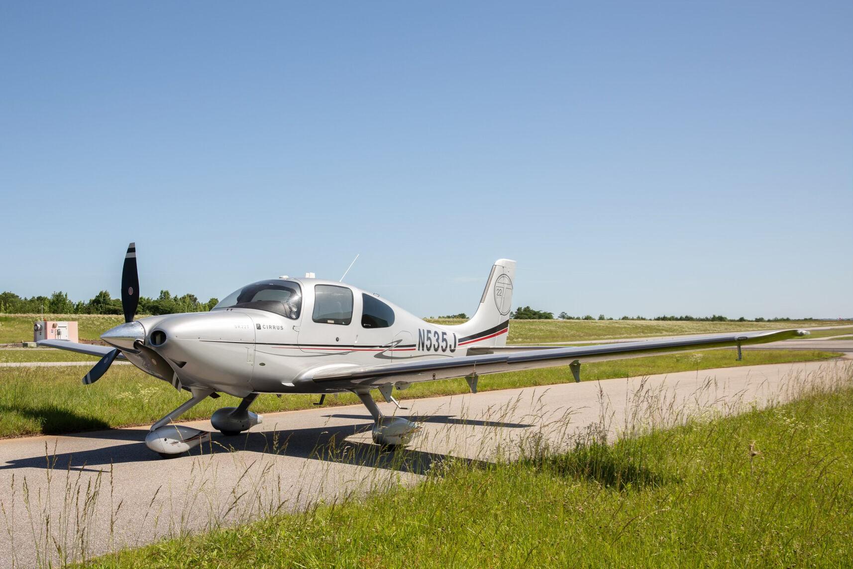 Cirrus - SR22T - main photo