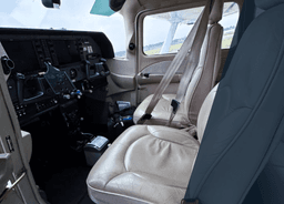 Cessna - Cessna 182T Skylane - photo 3