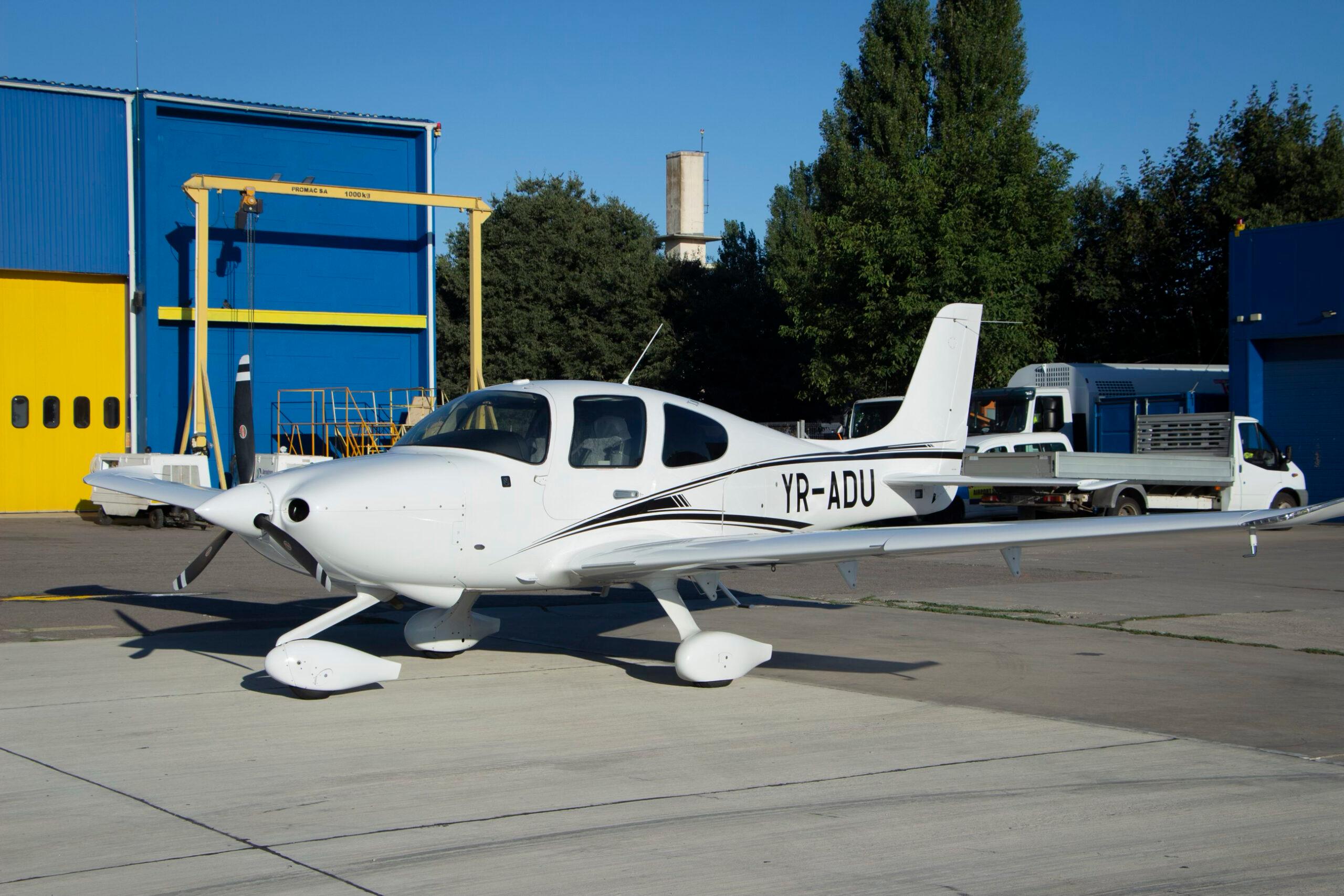 Cirrus - SR20 - main photo
