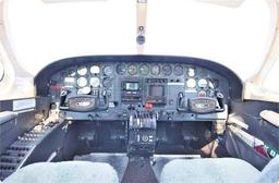 Cessna - Cessna 402B - photo 5