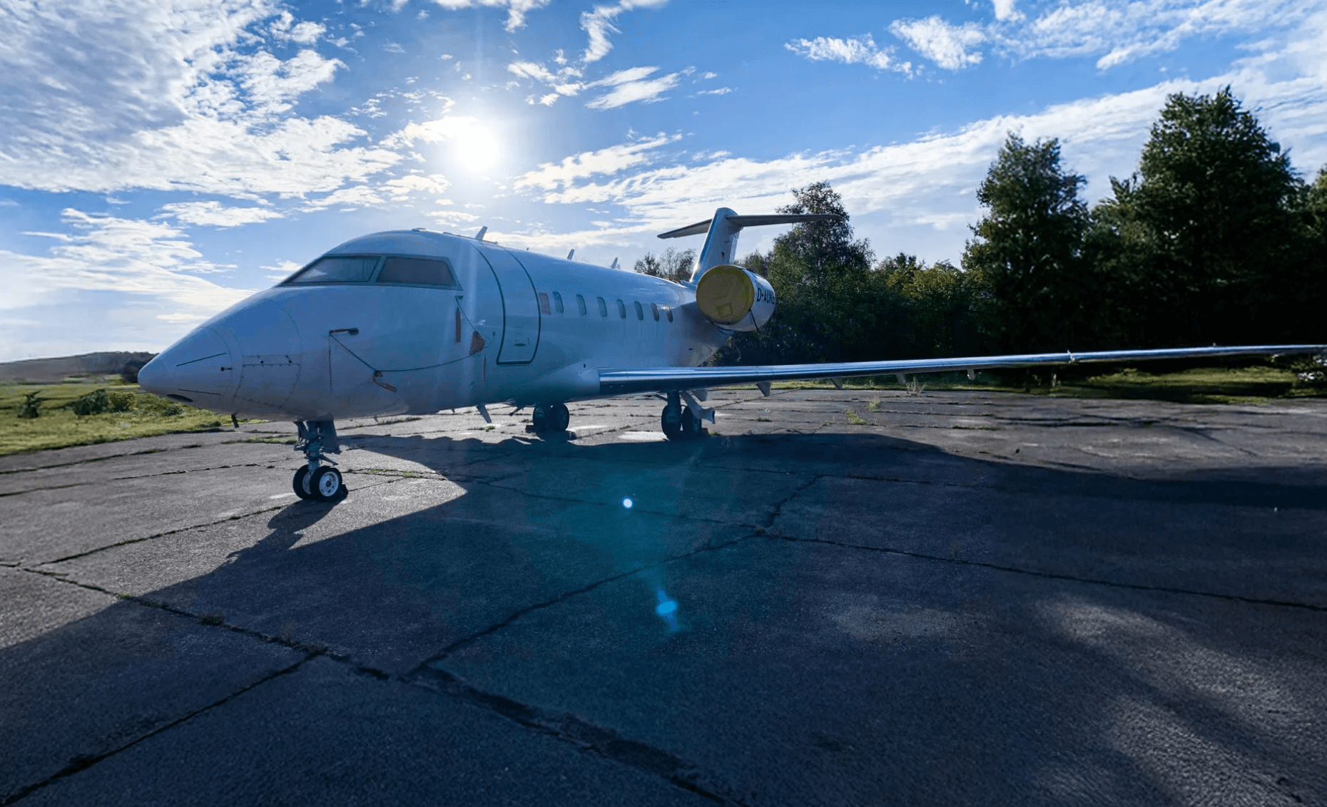 Bombardier - Bombardier Challenger 604 - main photo