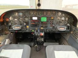 Cessna - 421C Golden Eagle - photo 12