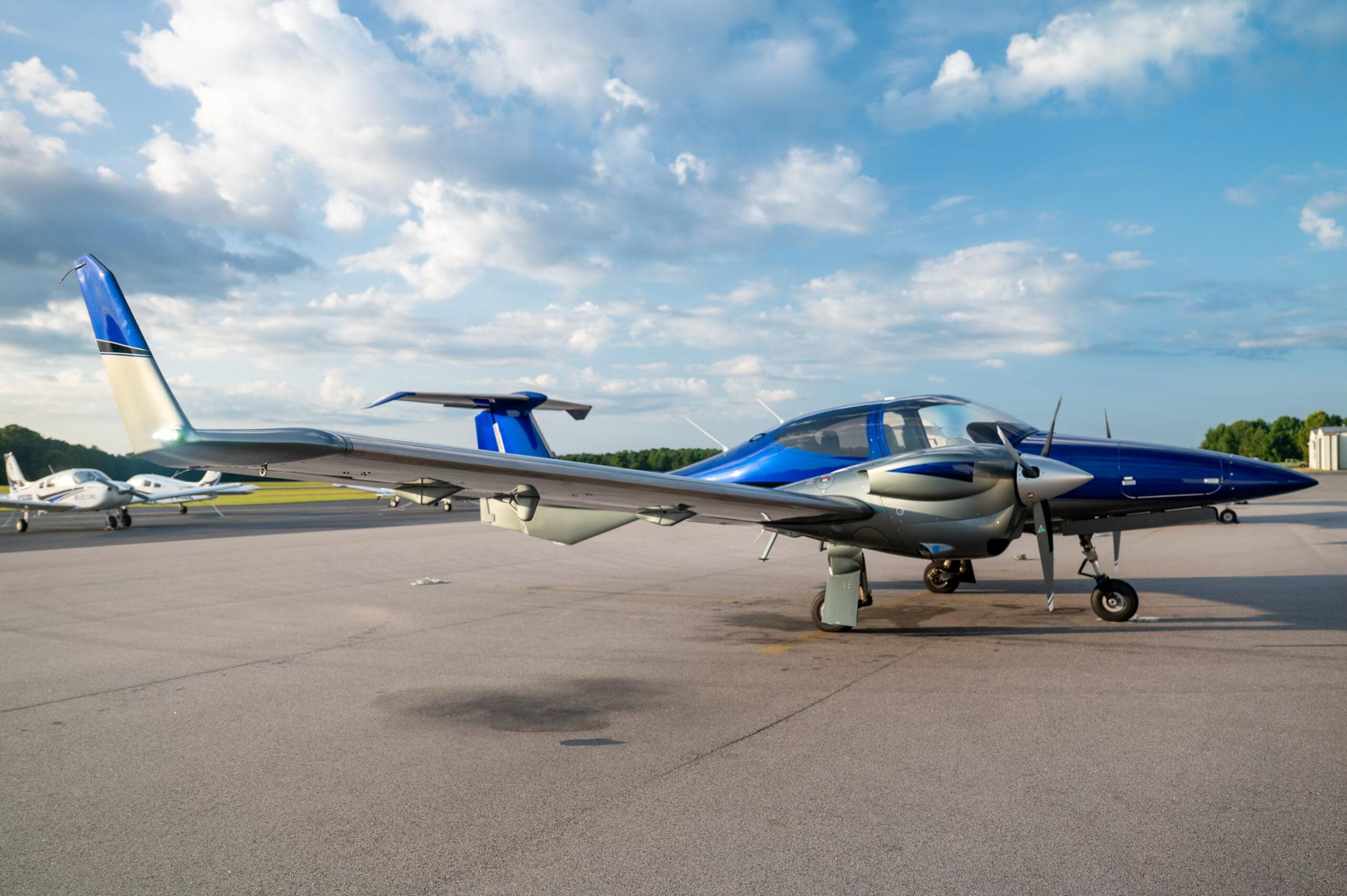 Diamond - DA42 - main photo