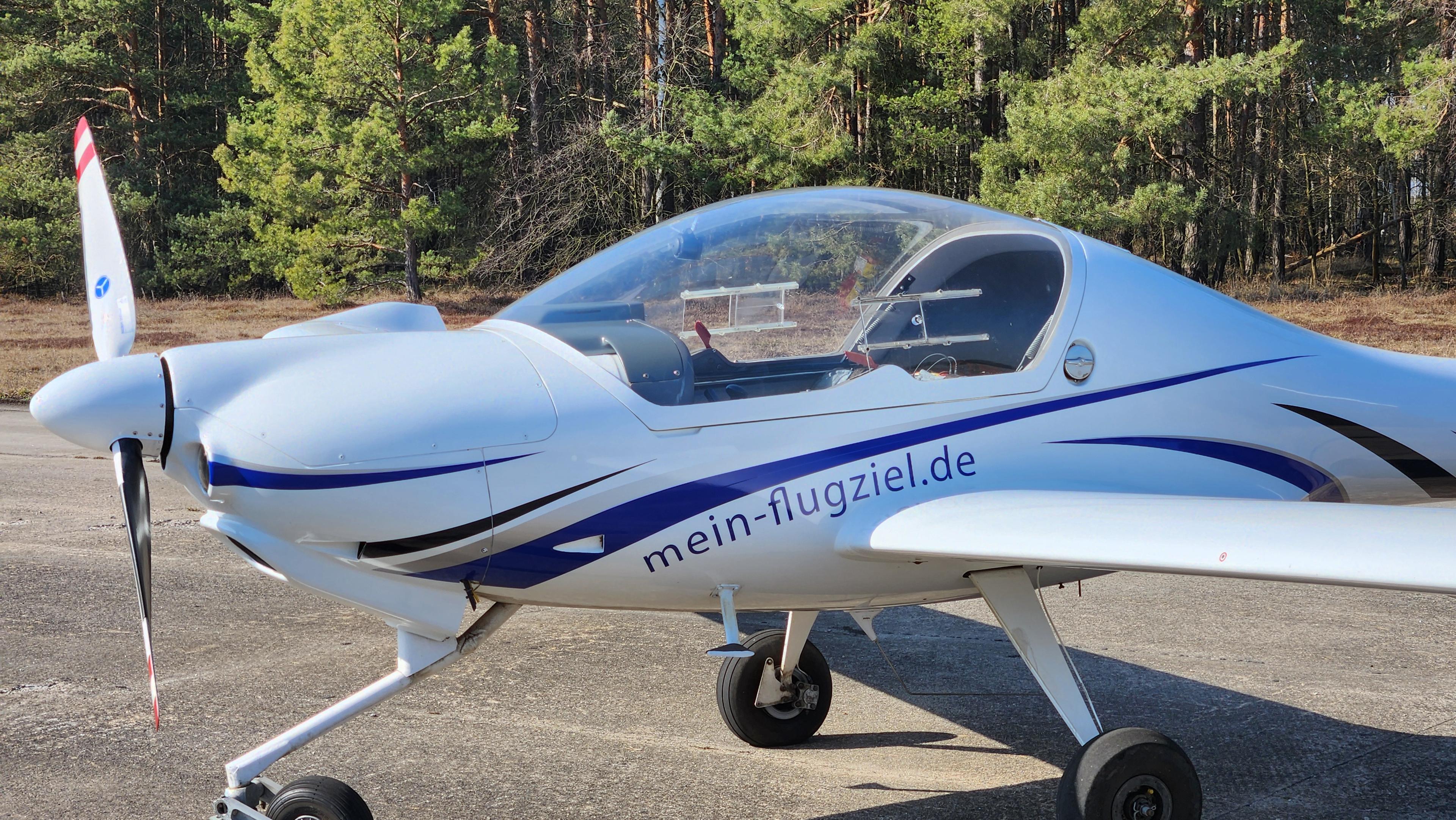Diamond Aircraft - DA20 Katana - main photo