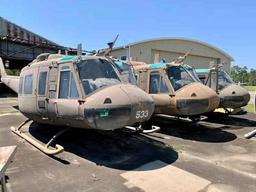 Bell - Huey UH-1 - photo 1