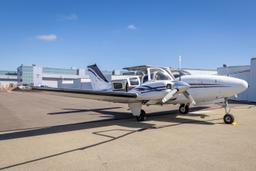 Beechcraft - BARON - photo 11