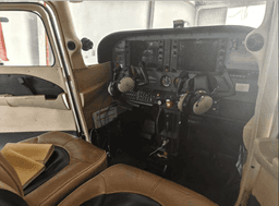 Cessna - Cessna 172S Skyhawk - photo 7