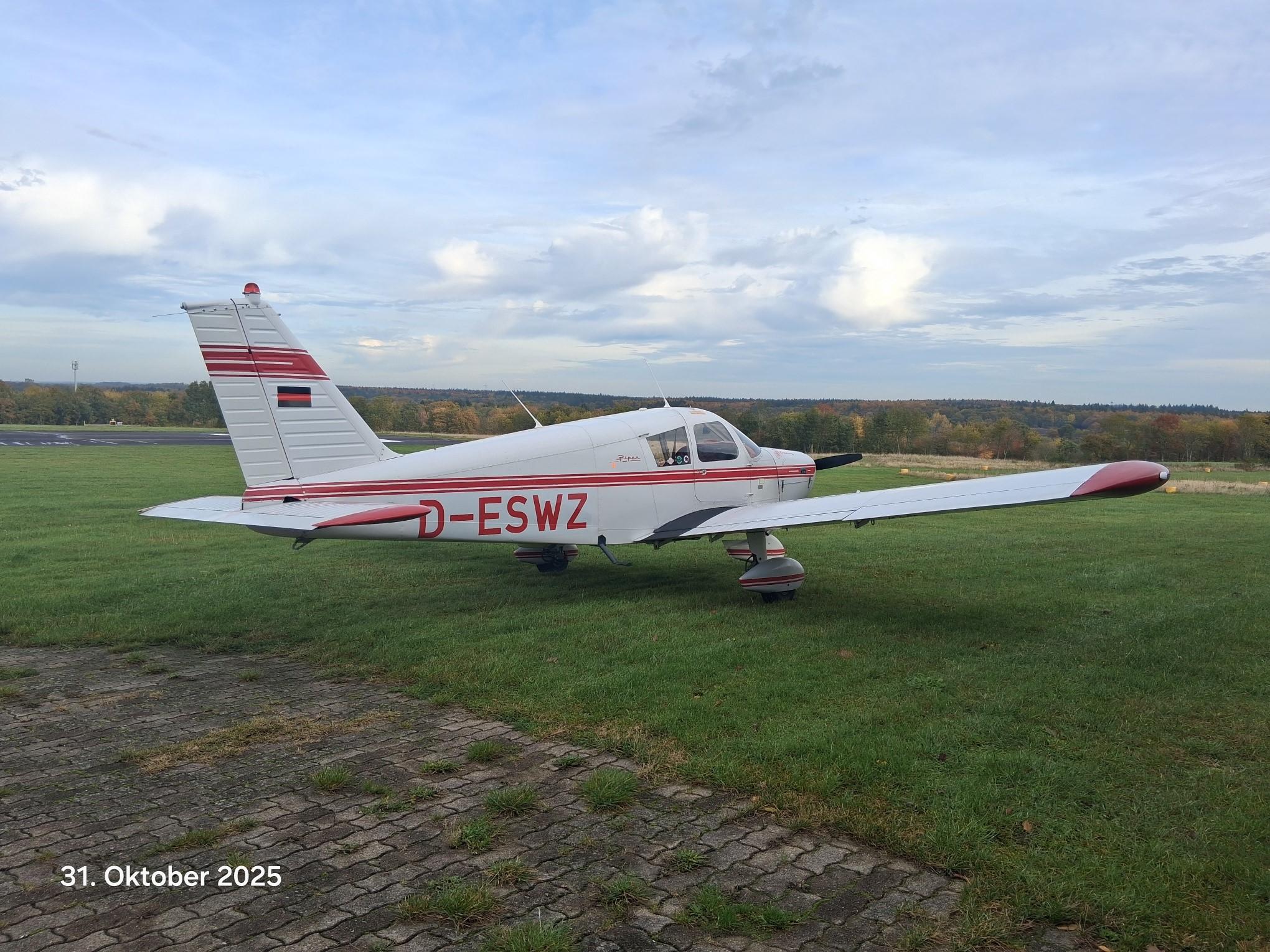 Piper - Piper PA-28-140 Cherokee - main photo
