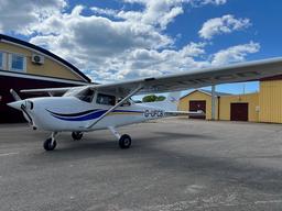 Cessna - Cessna 172SP - photo 9