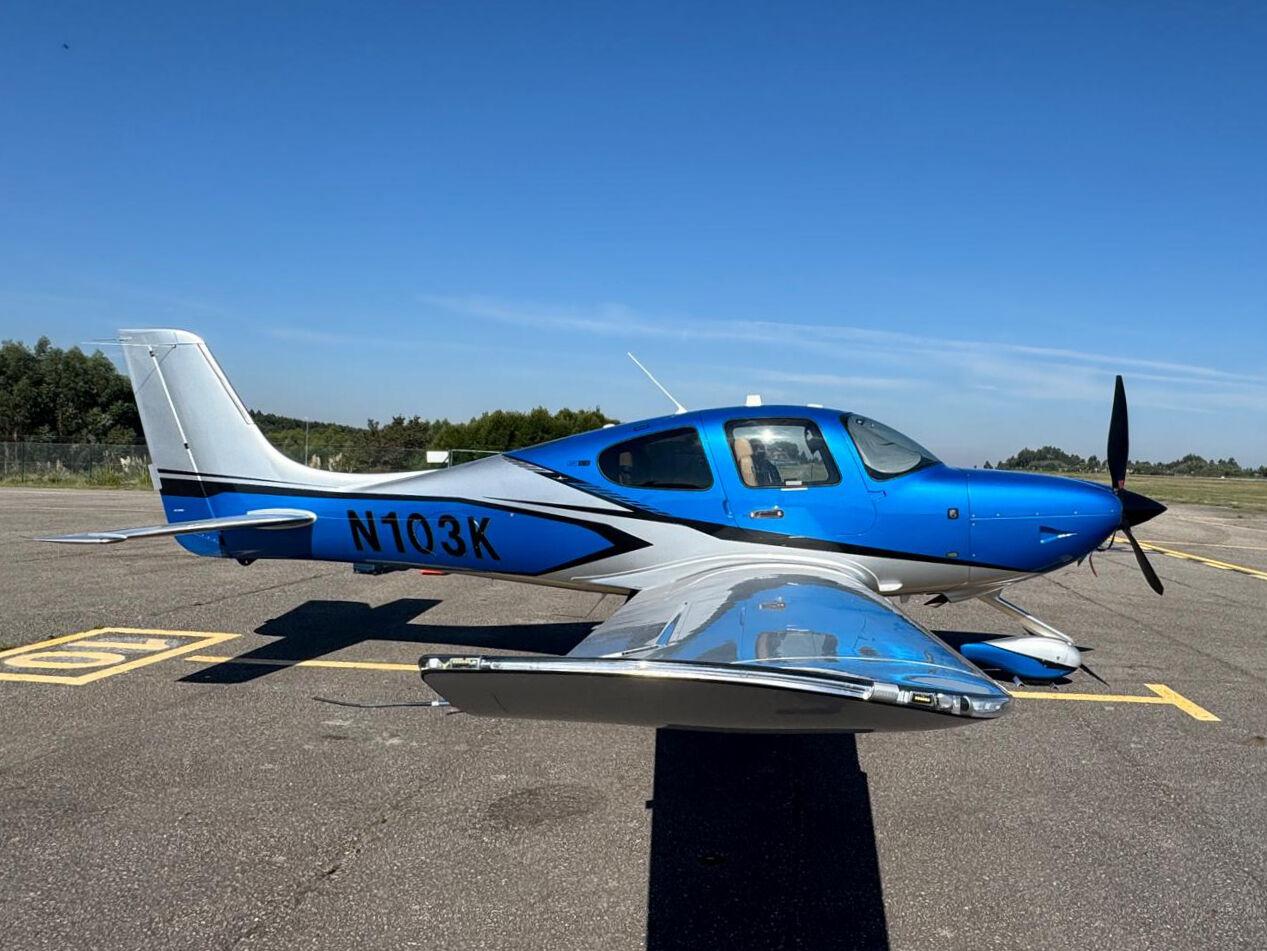 Cirrus - SR22T - main photo