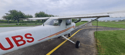 Cessna - Cessna F150 - photo 2