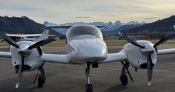 Diamond Aircraft Industries - Diamond DA-42 Twin Star - photo 1