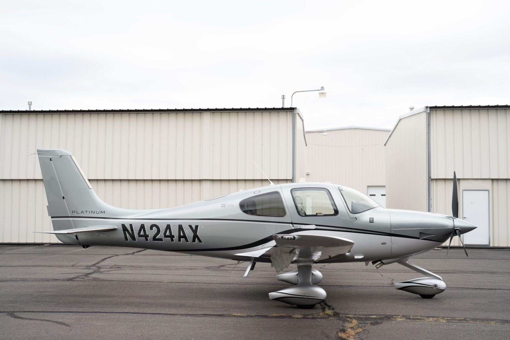 Cirrus - SR22 - main photo
