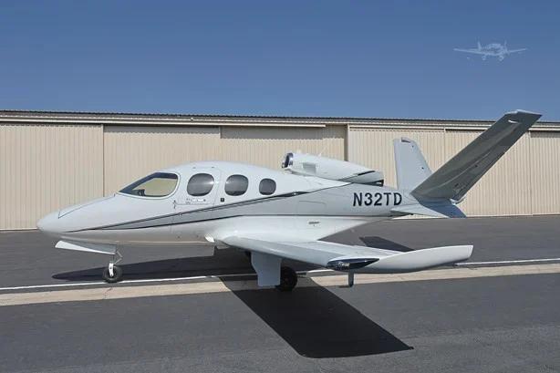 Cirrus - SF50 - main photo