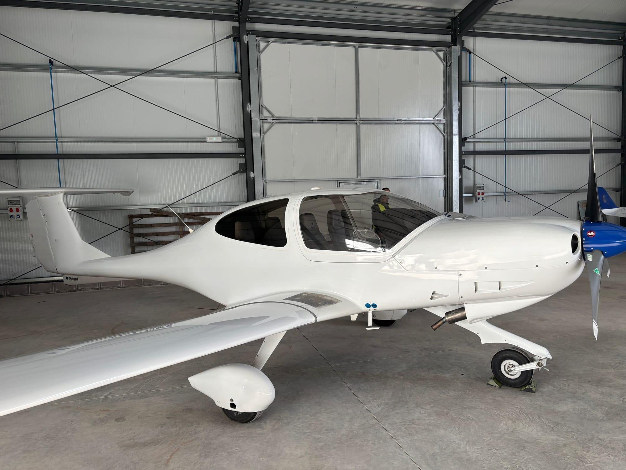 Diamond - DA40 STAR - main photo