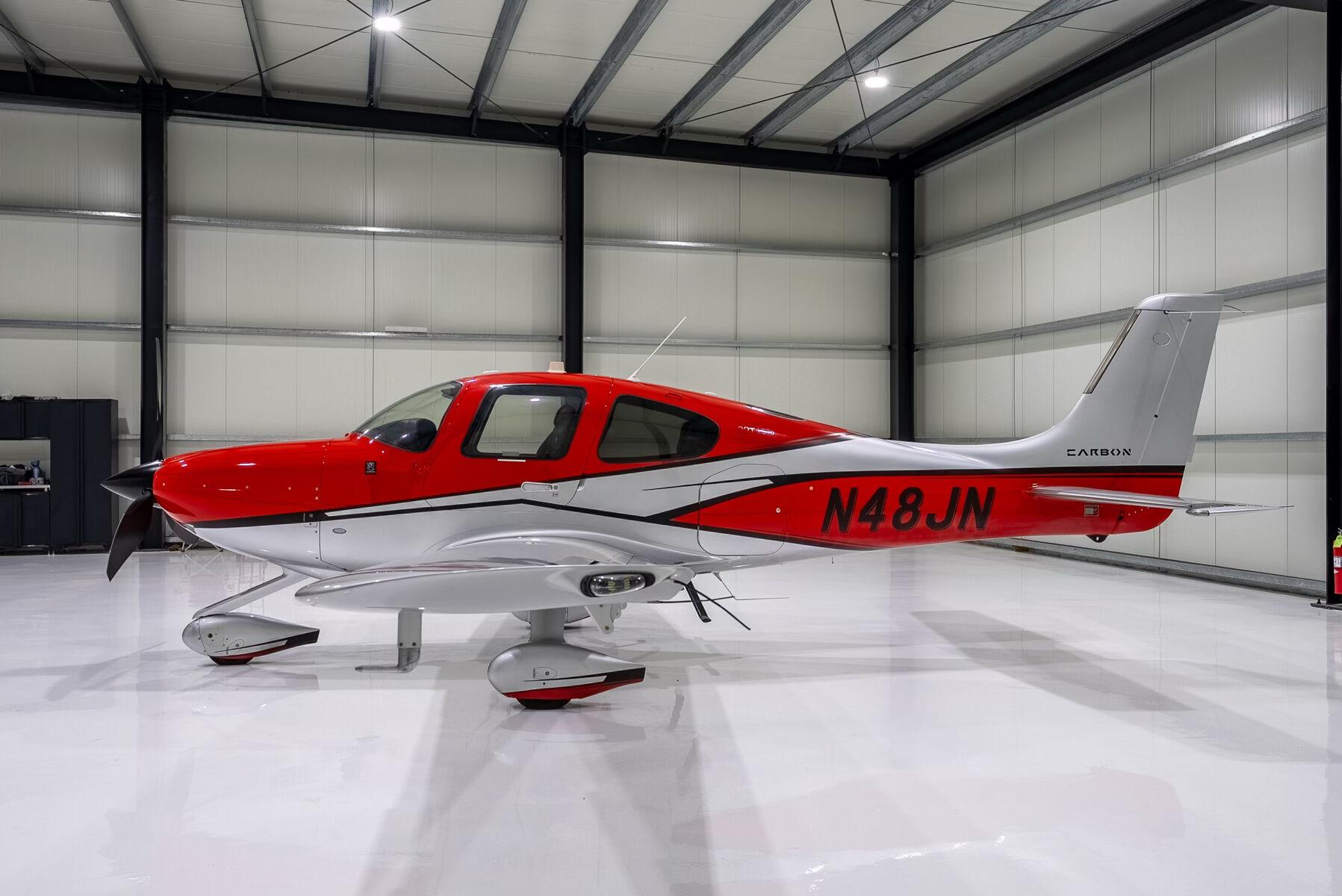 Cirrus - SR22T - main photo