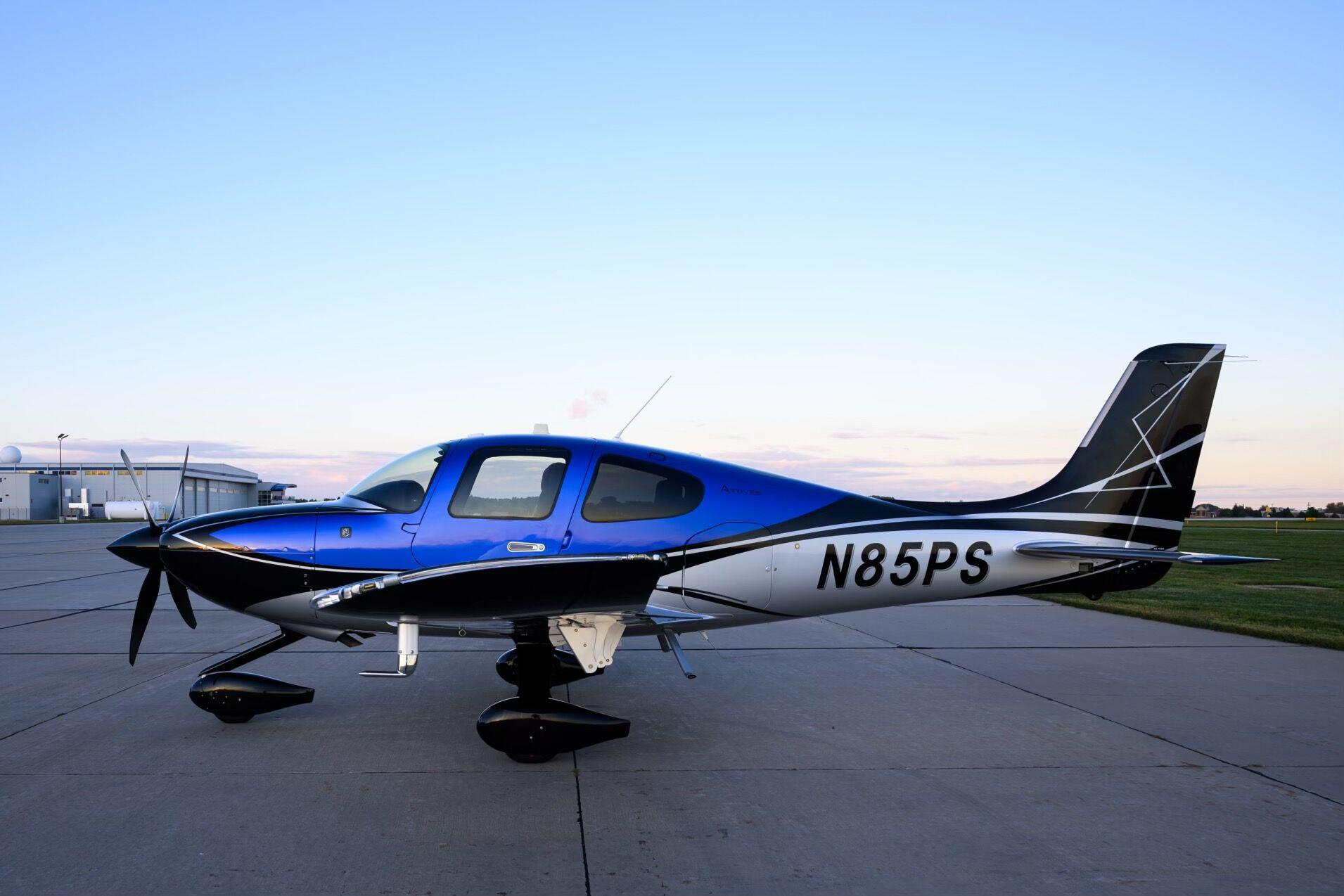 Cirrus - SR22T - main photo