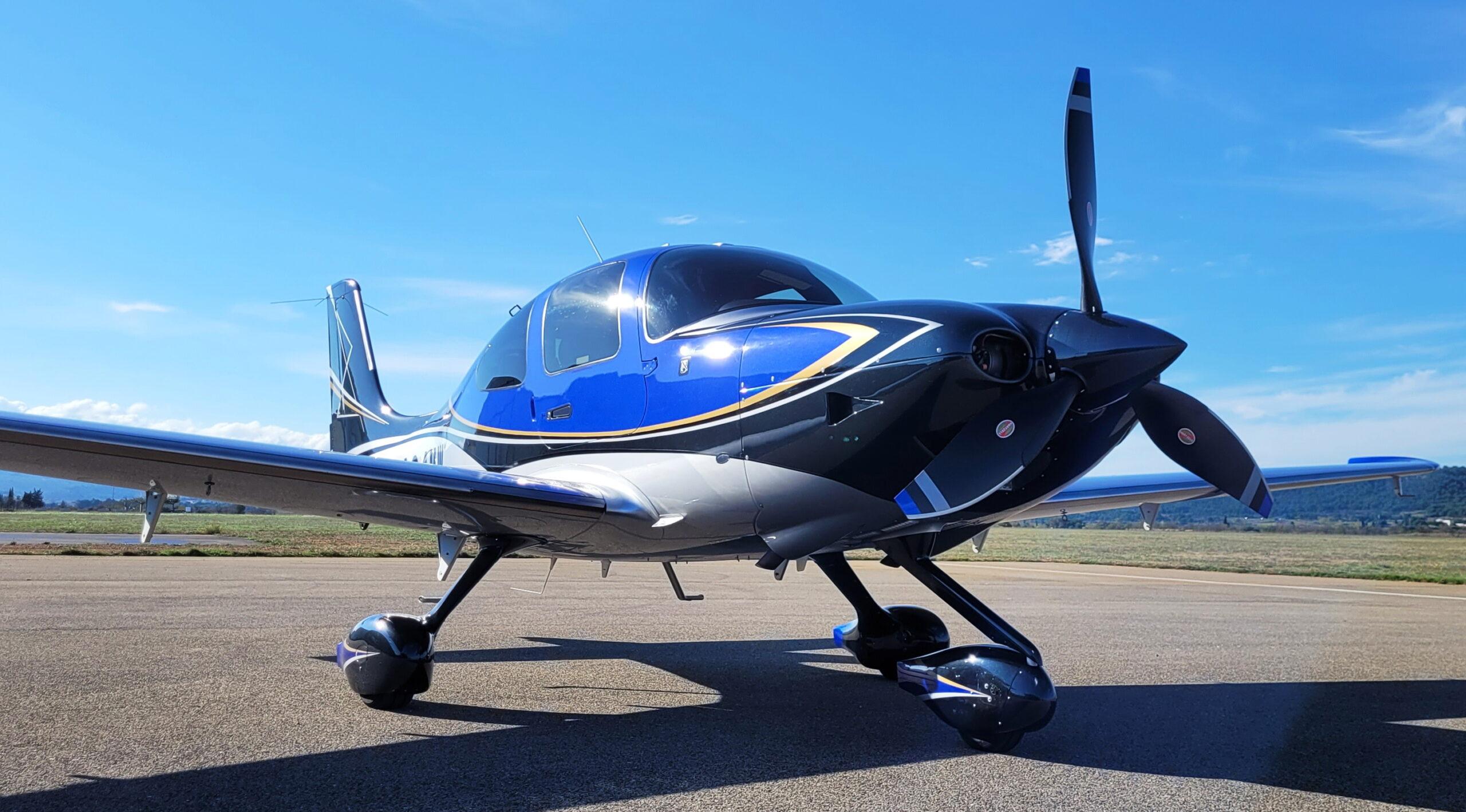 Cirrus - SR22T - main photo