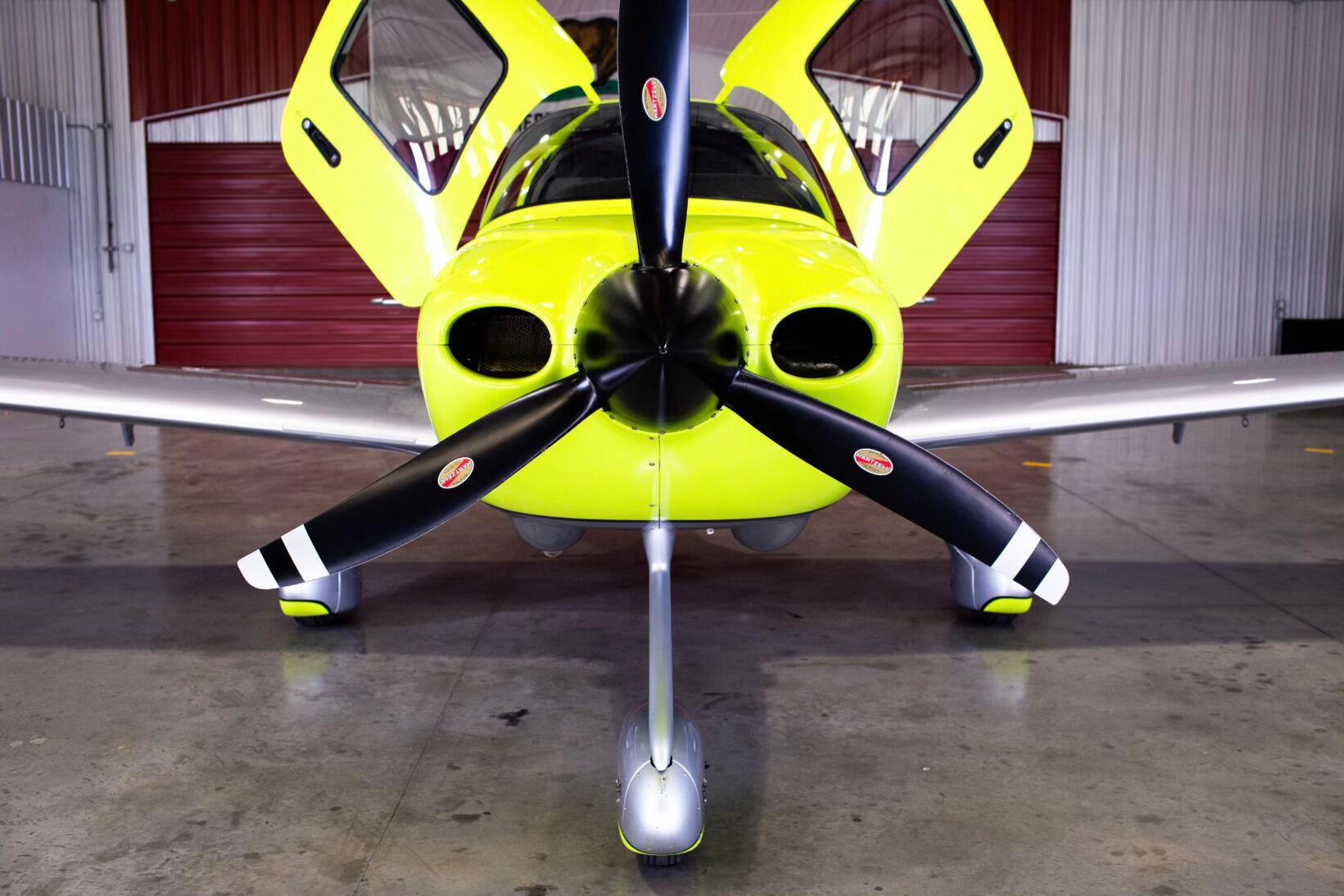 Cirrus - SR20 - main photo