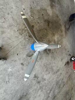ALUMINUM AIRCRAFT PROPELLER WITH POLISHED SPINNER - photo 1