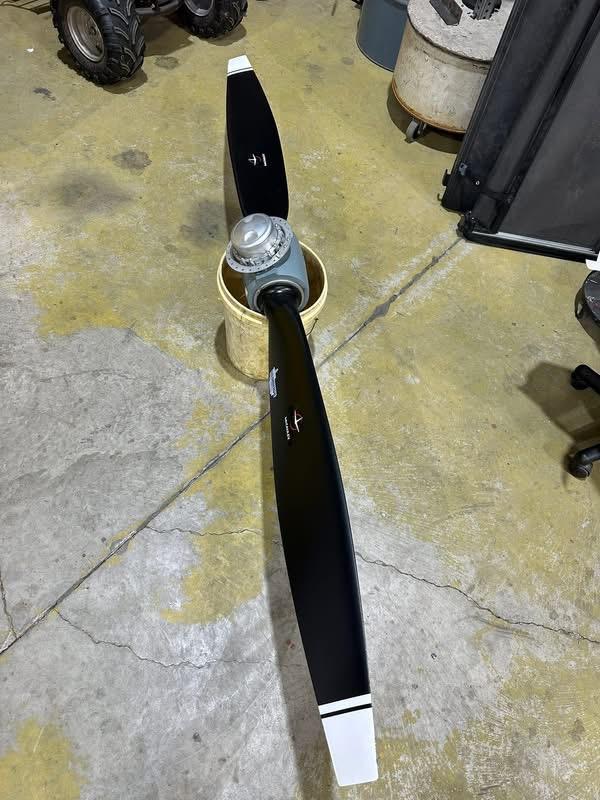 McCAULEY C2A34C204-BC/G-90DCB-0 CONSTANT SPEED PROPELLER - main photo
