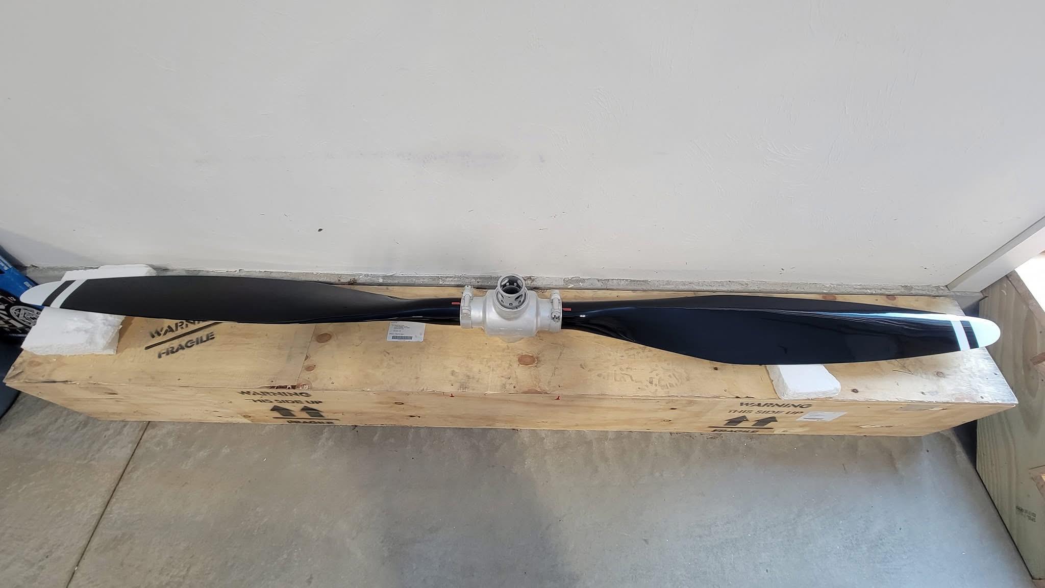 McCauley steel blade prop with hub - main photo